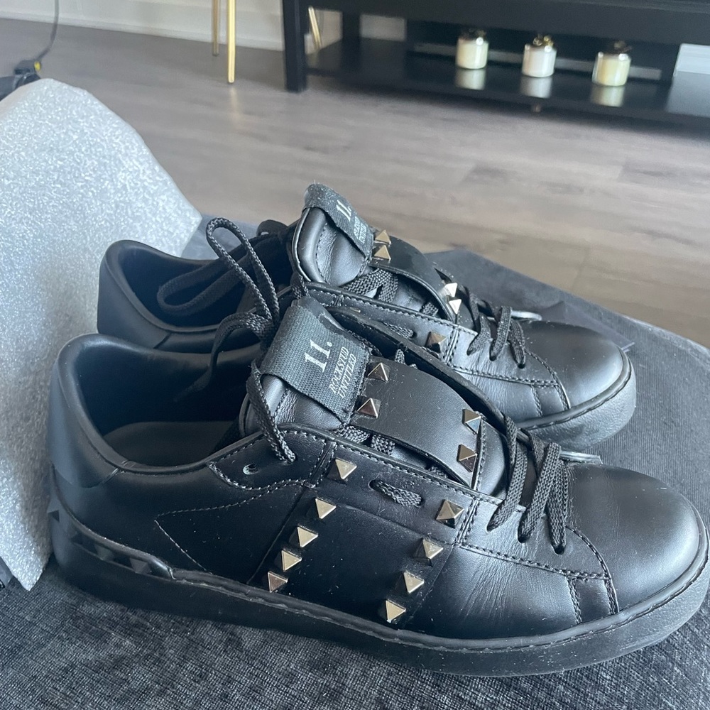 Valentino Rockstud Sneakers 👟 - Picture 3 of 15